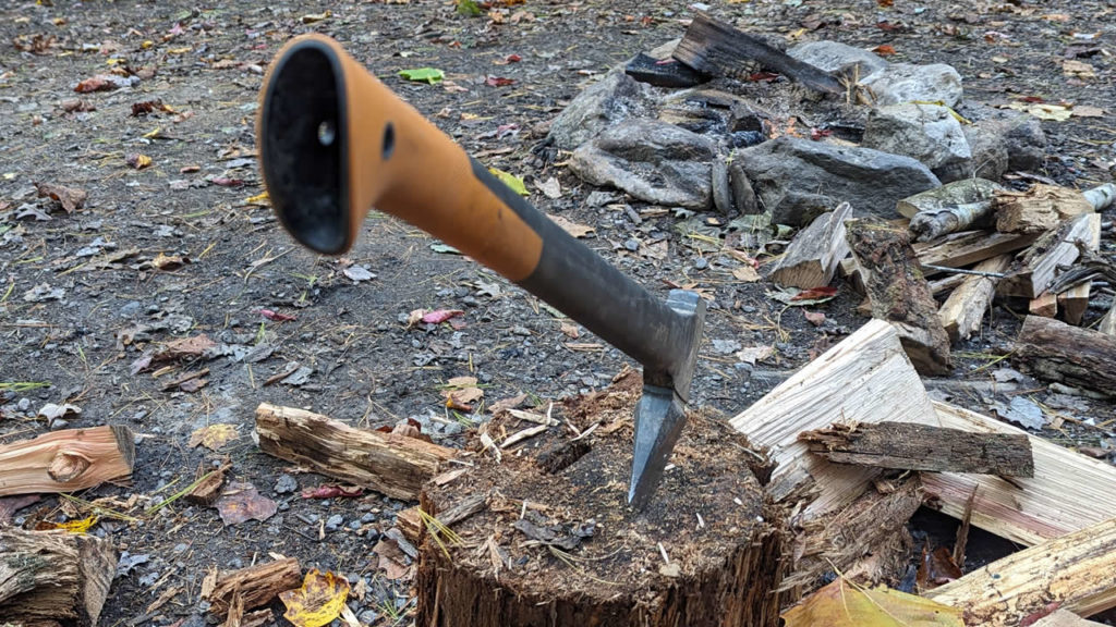 The Fiskars X25 Splitting Axe has a hollow carbon fiber reinforced handle.